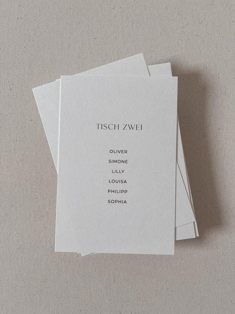 Tischkarten für Hochzeit, Hochzeitspapeterie, Platzierung für Gäste, Papeterie für Hochzeit, elegente Tischkarten, gäste platzieren hochzeit, sitzordnung hochzeit ideen, individuelle tischkarten für gäste